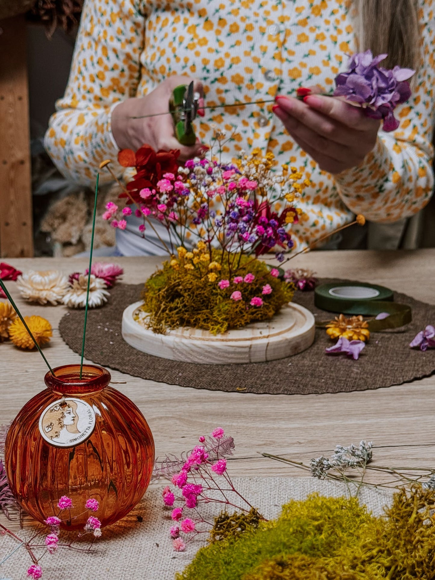 Taller artesanal de flores preservadas