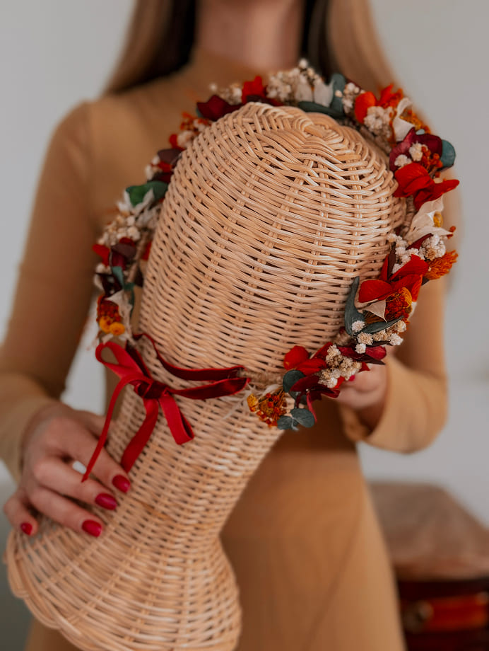 Corona de flores preservadas