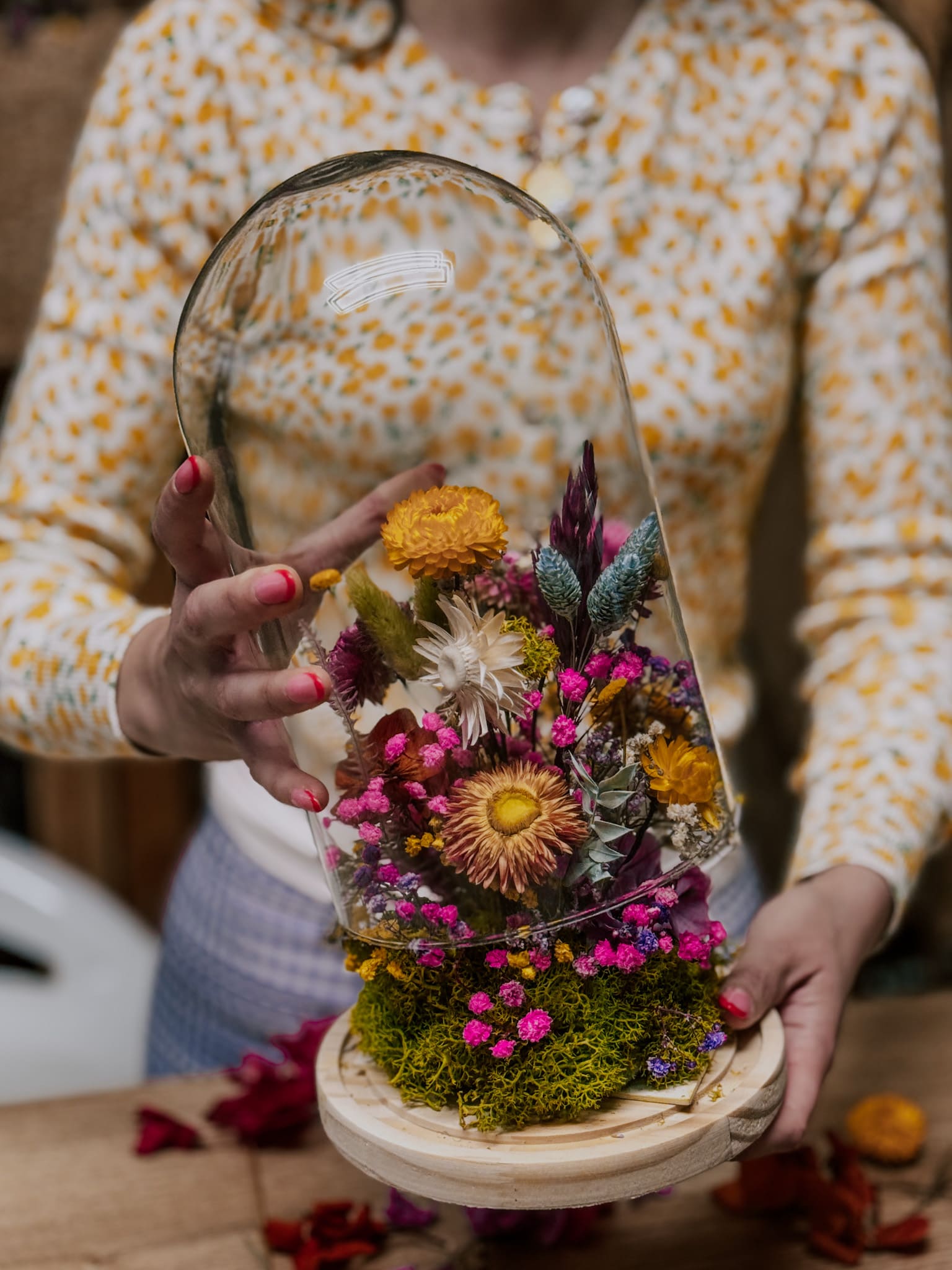 Resultado final del taller de la cúpula con flores preservadas