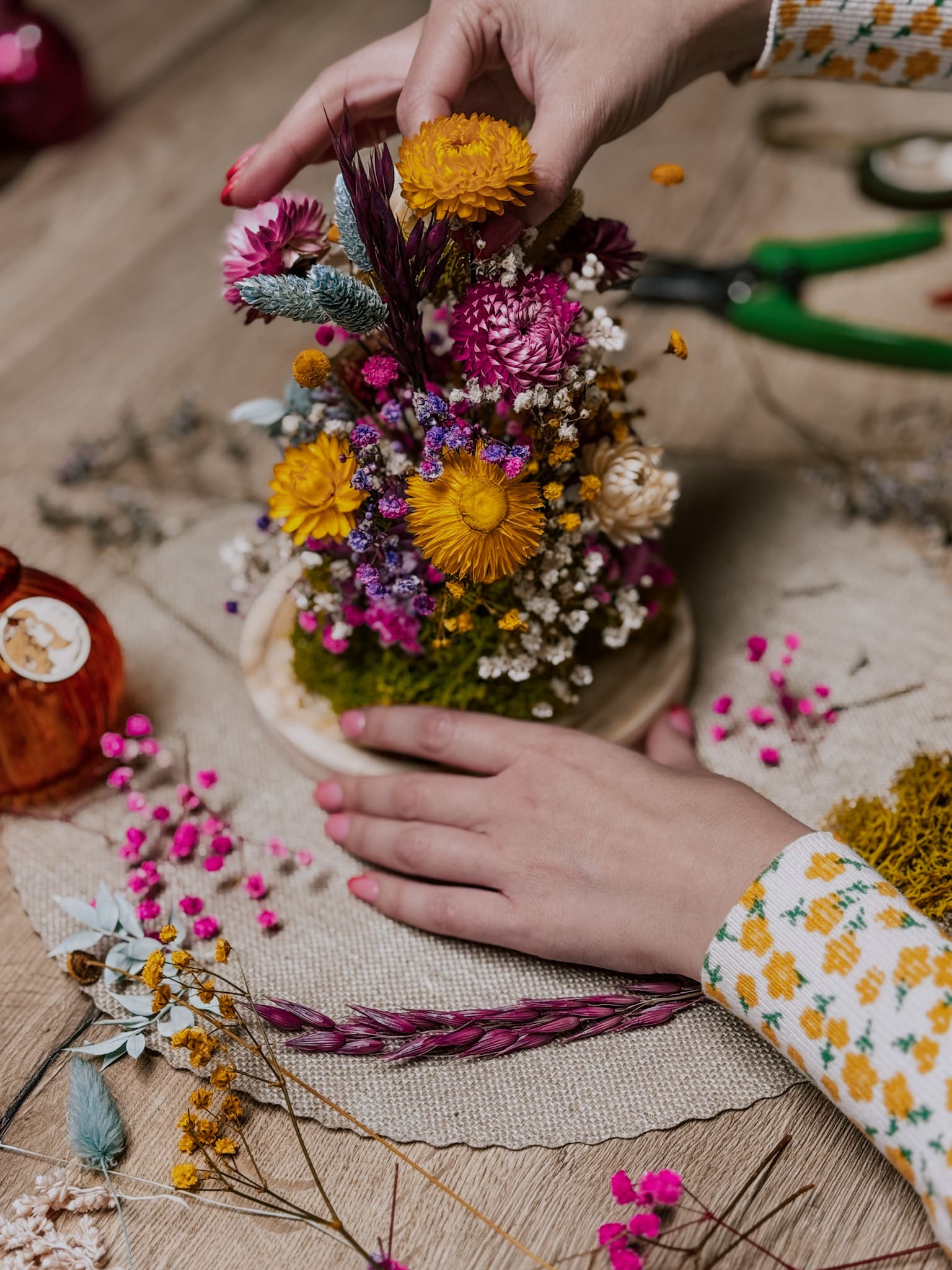 Montaje de la cúpula de flores prservadas