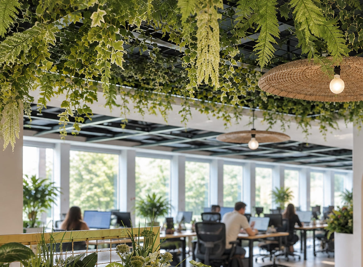 Techo vegetal integrado en las oficinas de Glovo en Madrid