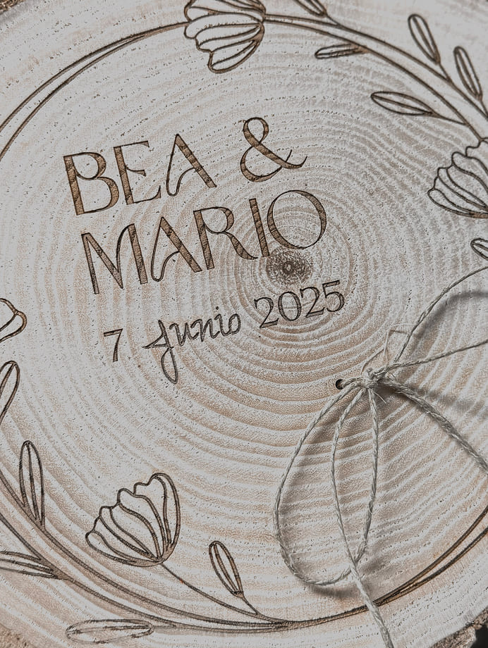 Madera porta alianzas personalizadas