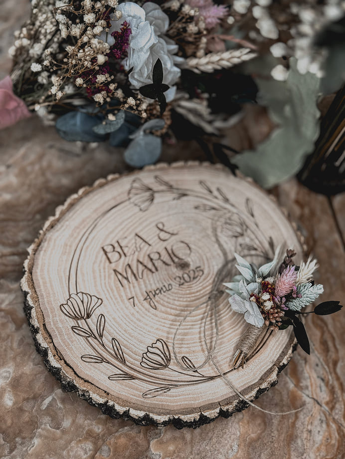Madera porta alianzas personalizadas